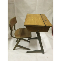 Vintage bureautje met stoeltje nr 41